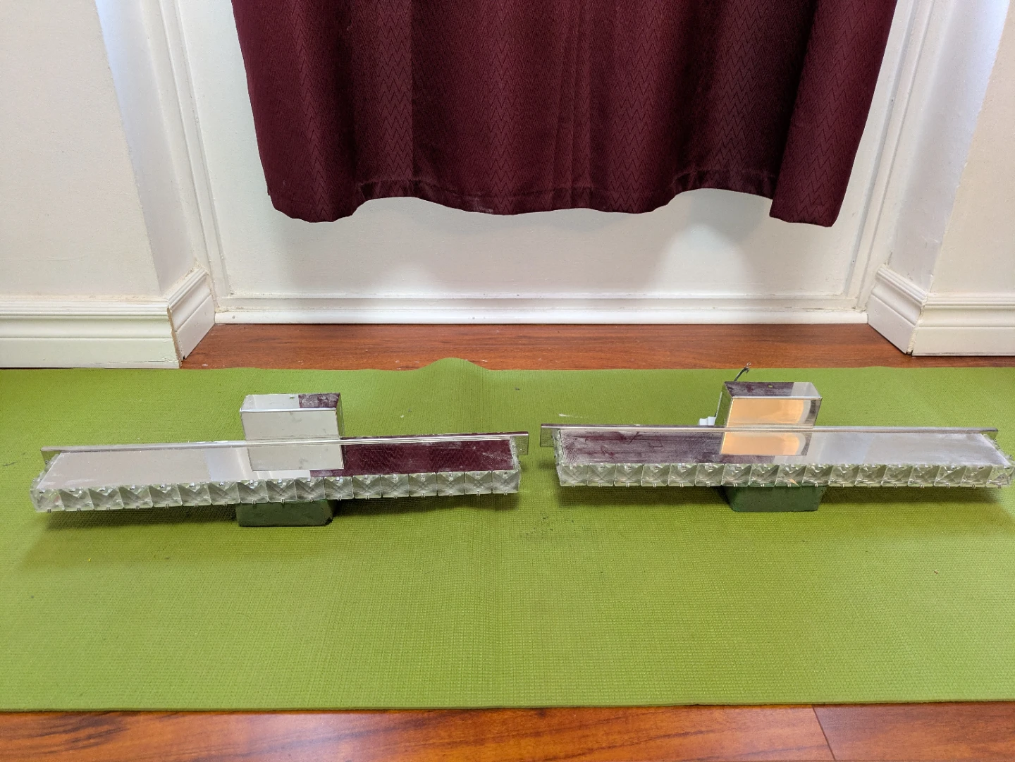 Set of 2 Modern Crystal Vanity Lights 35$ each.