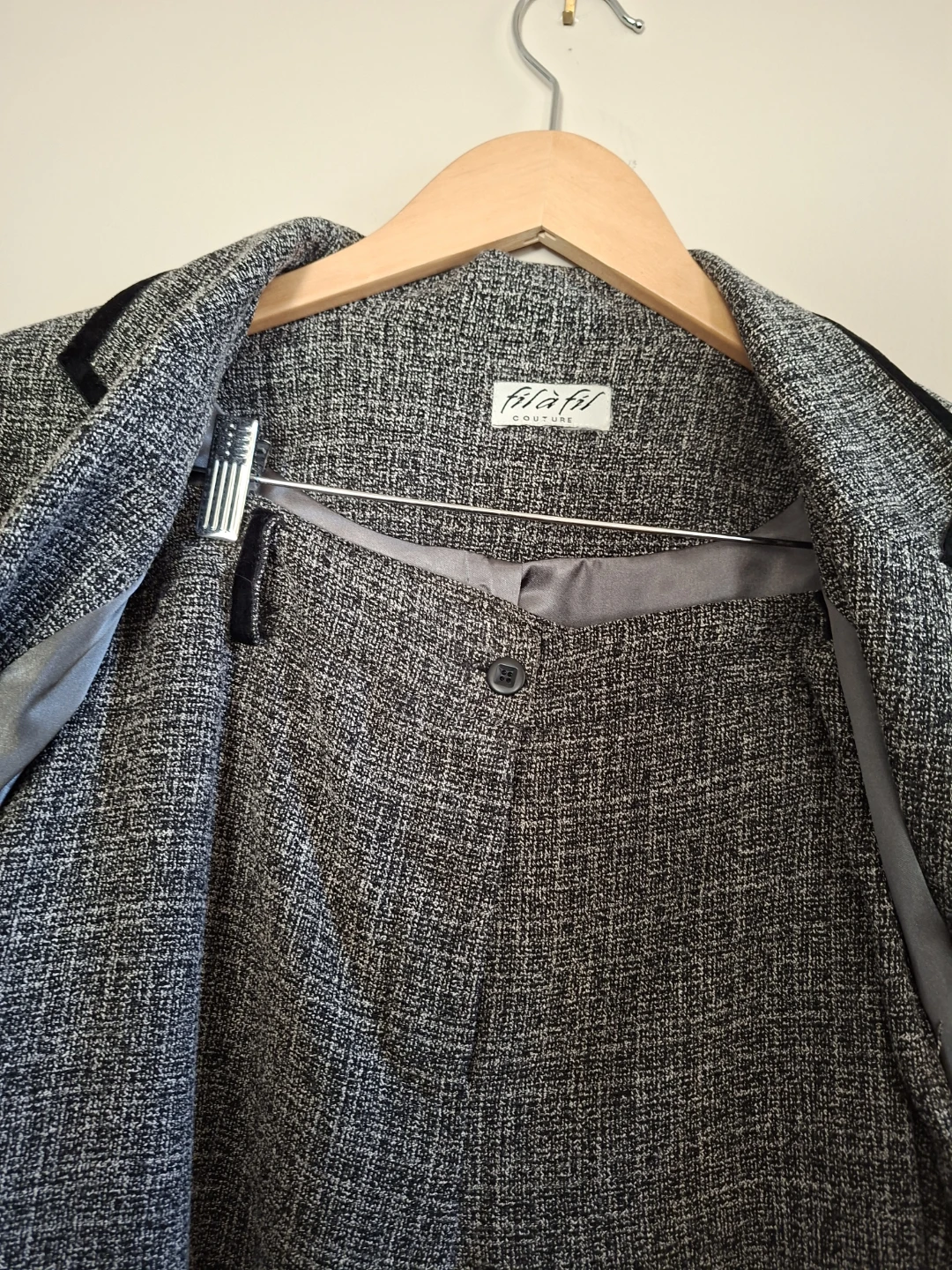 6 pc. Fil à Fil Couture Suit, Simons 3 More Tops - photo 2