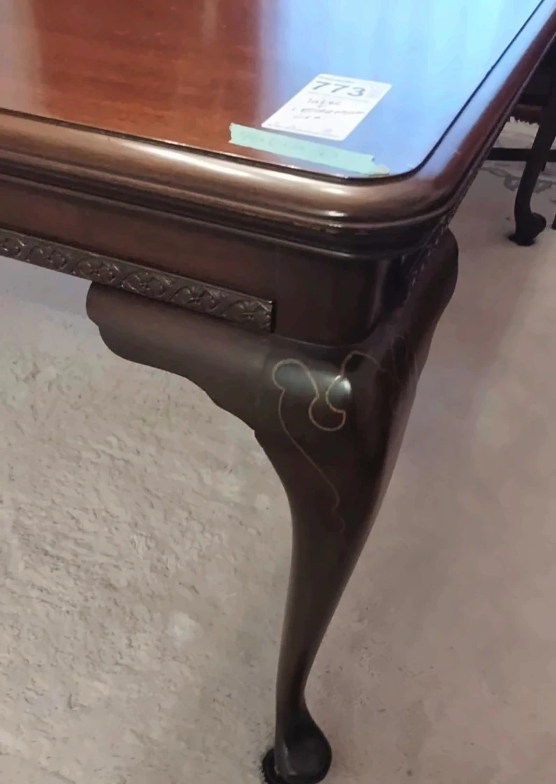 Elegant Queen Anne Dining Table | SATURDAY PICKUP ONLY - photo 3