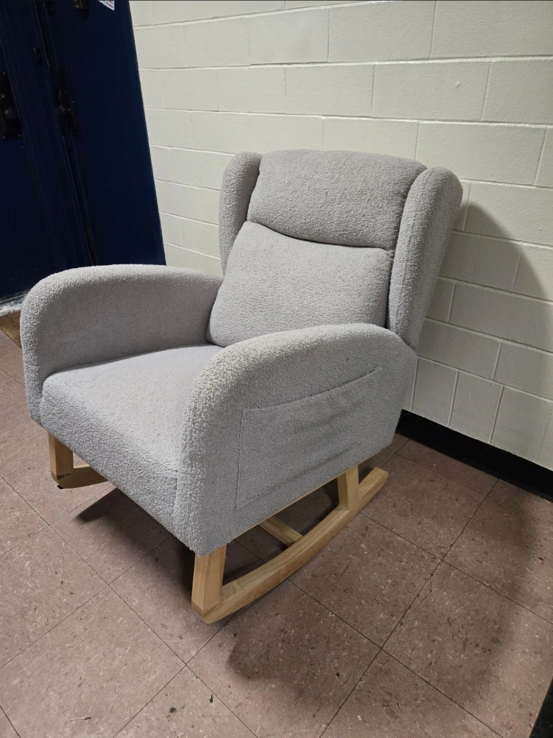 Target Okak Modern Boucle Nursery Rocking Chair - photo 3