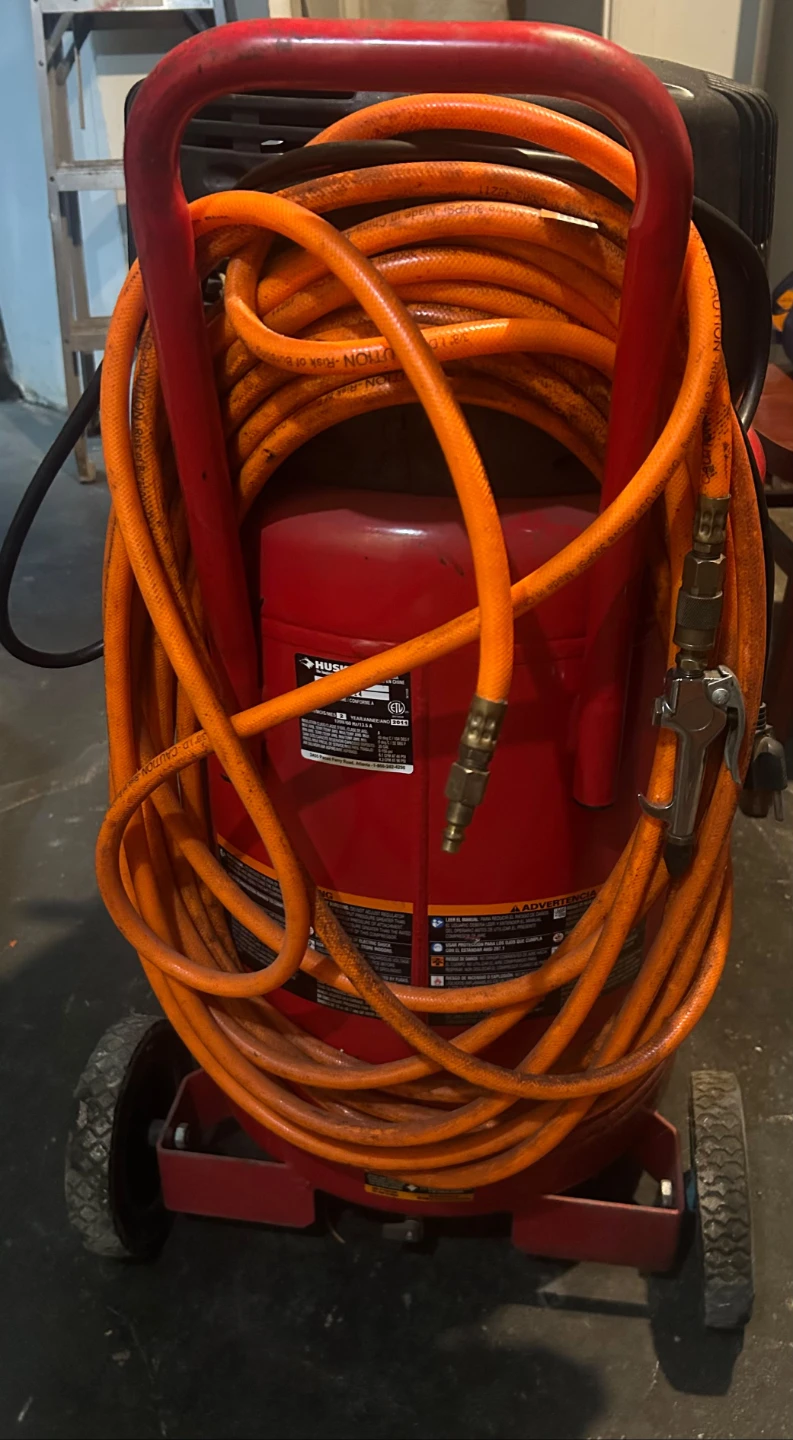 Husky 20 Gallon Air Compressor - photo 3