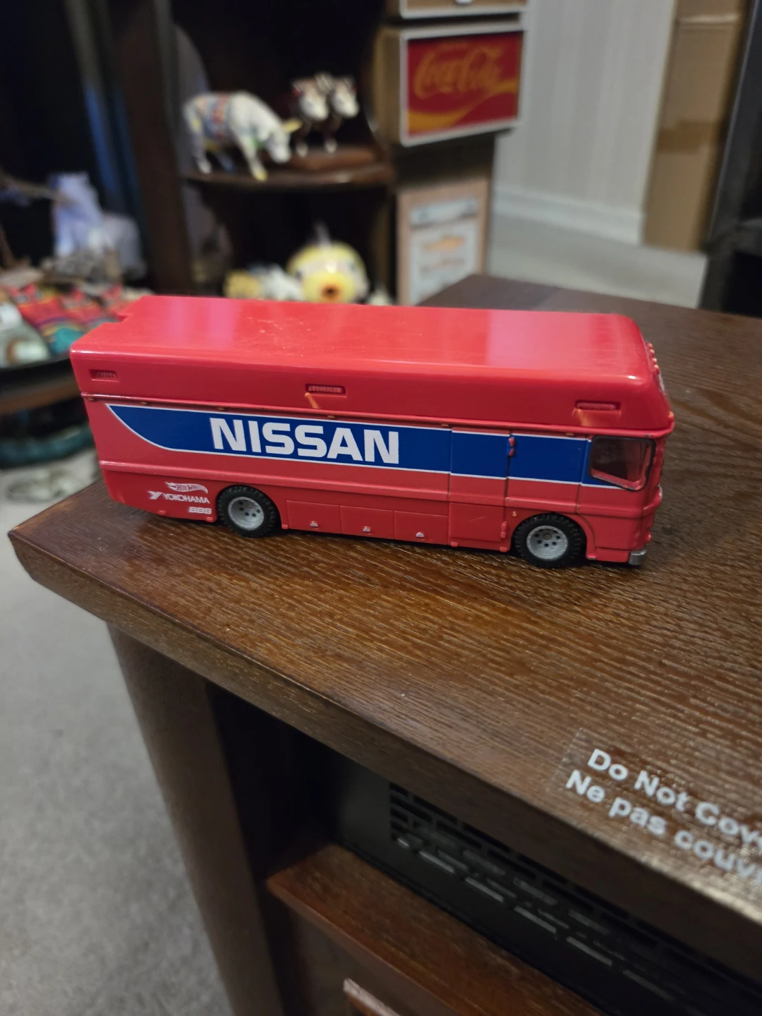 Hot Wheels Nissan Racing Team Transport Truck - photo 2