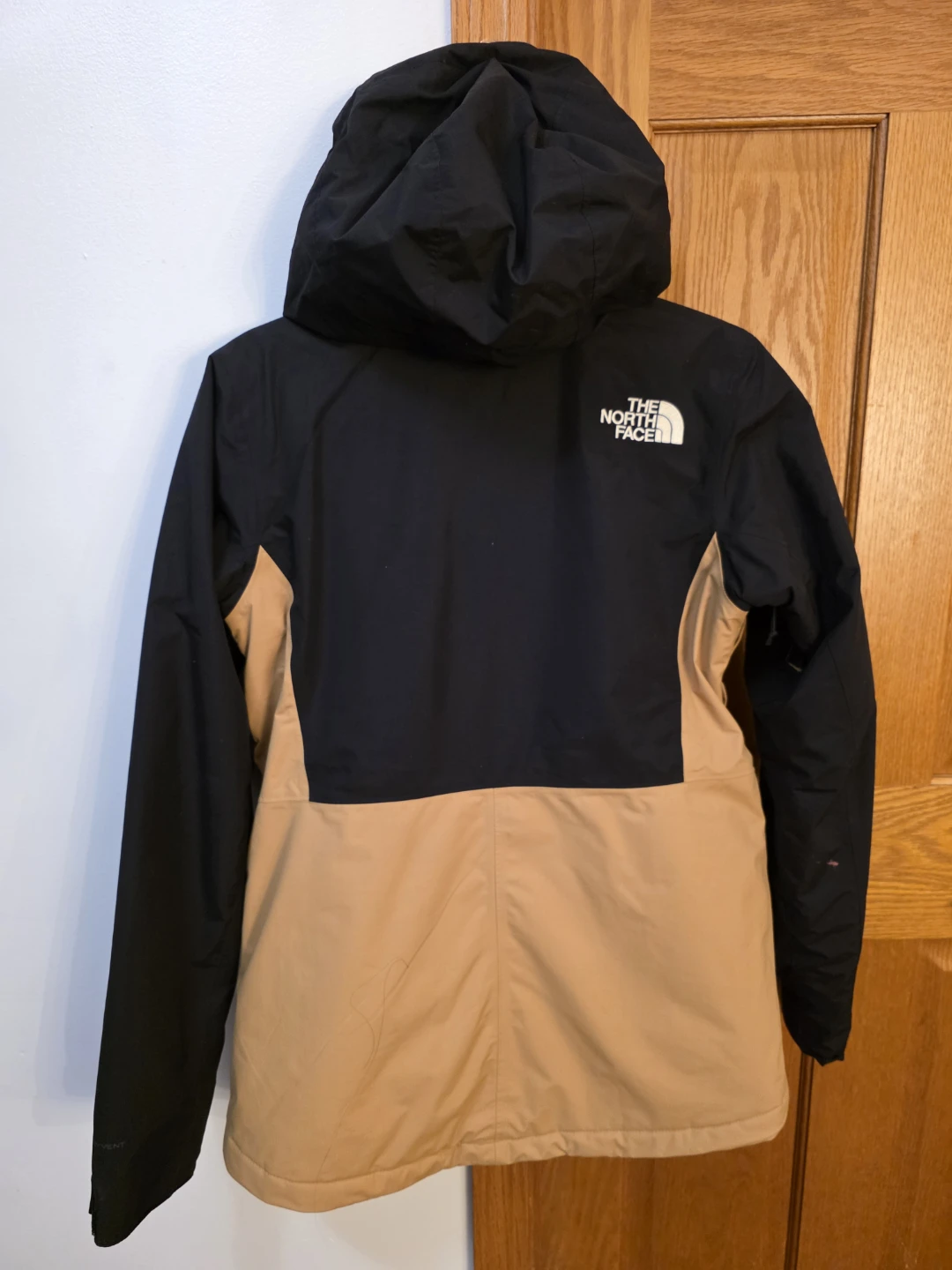 The North Face Women's DryVent Jacket - Like New - photo 3