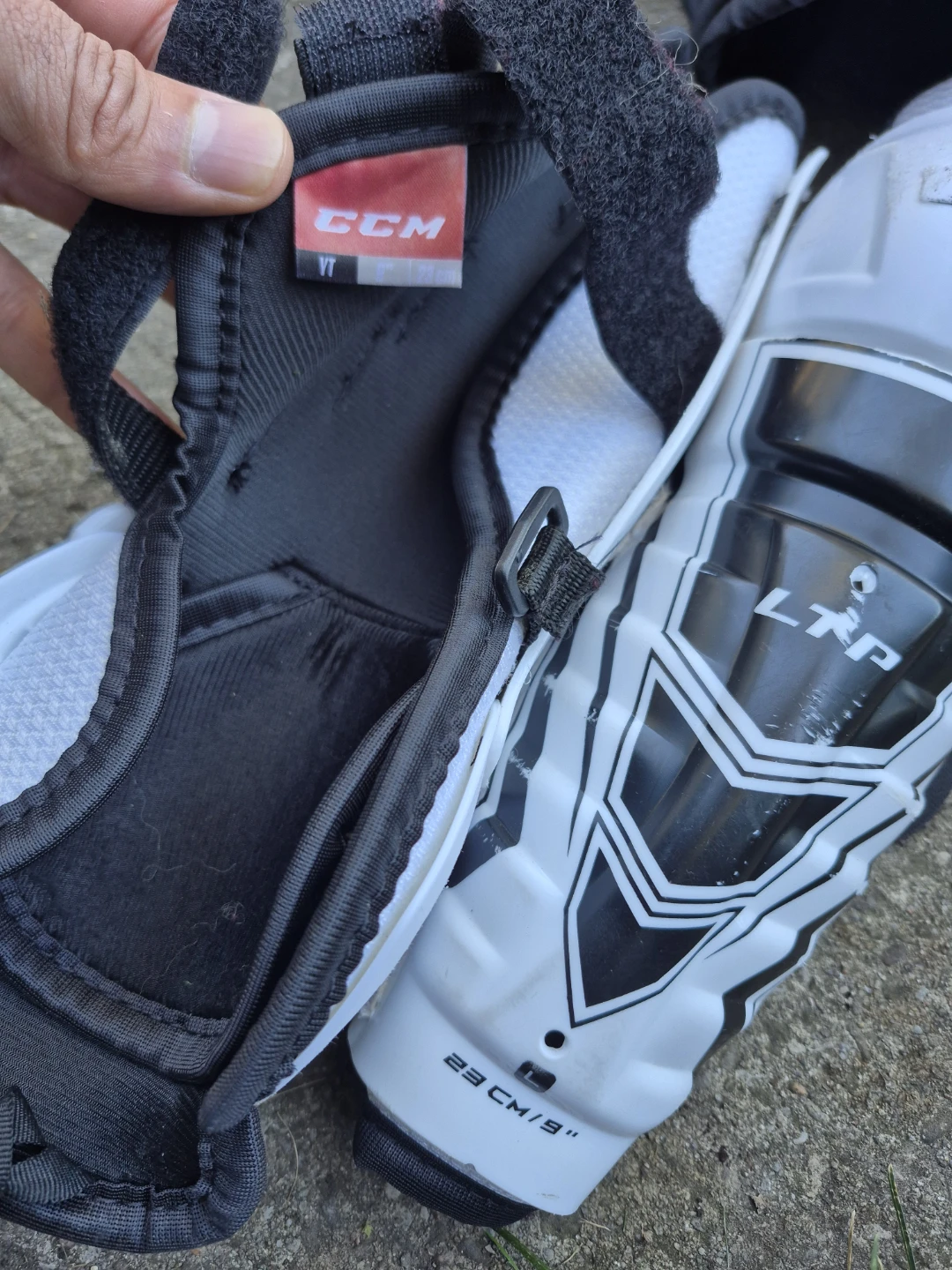 Youth Hockey Protective Gear Bundle 🍁 - photo 2