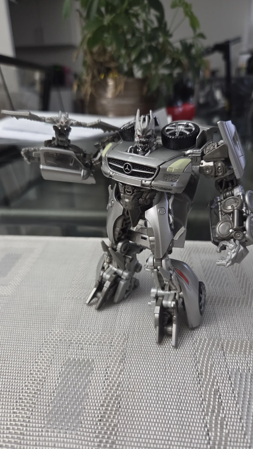 Transformers Studio Series 51 Soundwave - photo 3