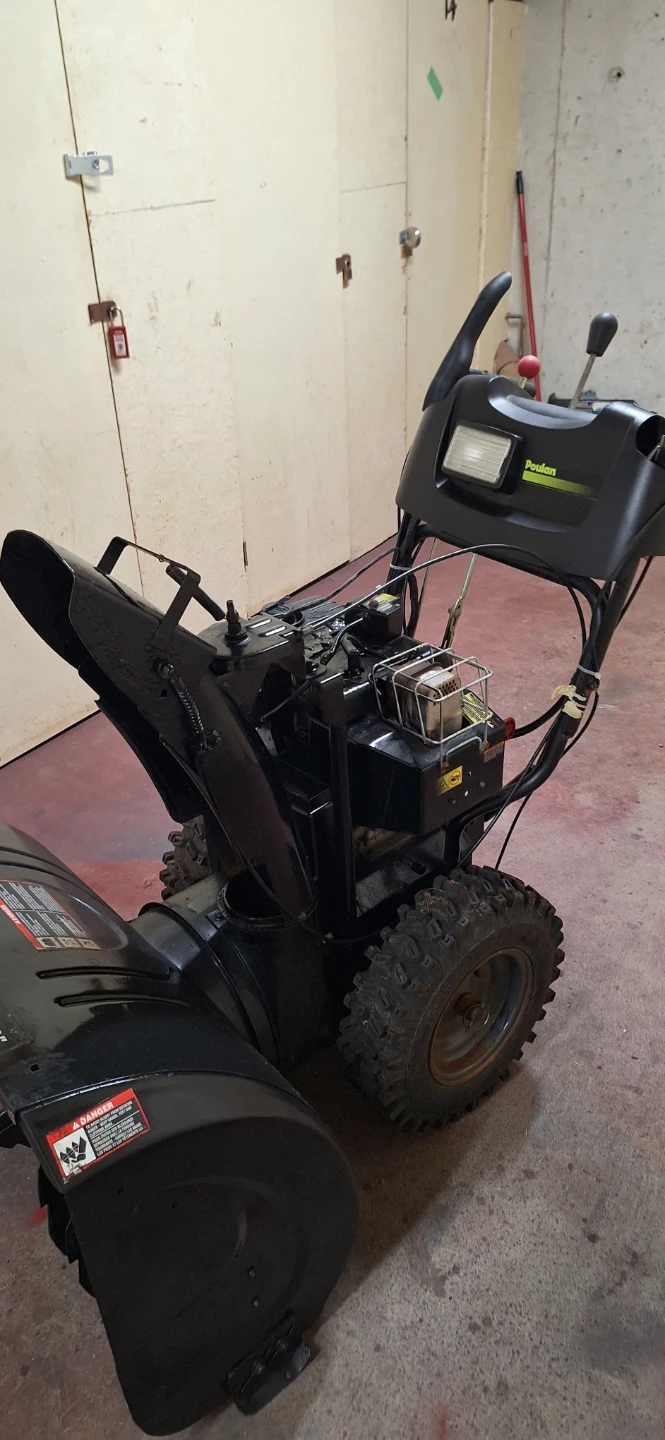 Poulan 10.5HP 30-inch Snowblower - photo 5