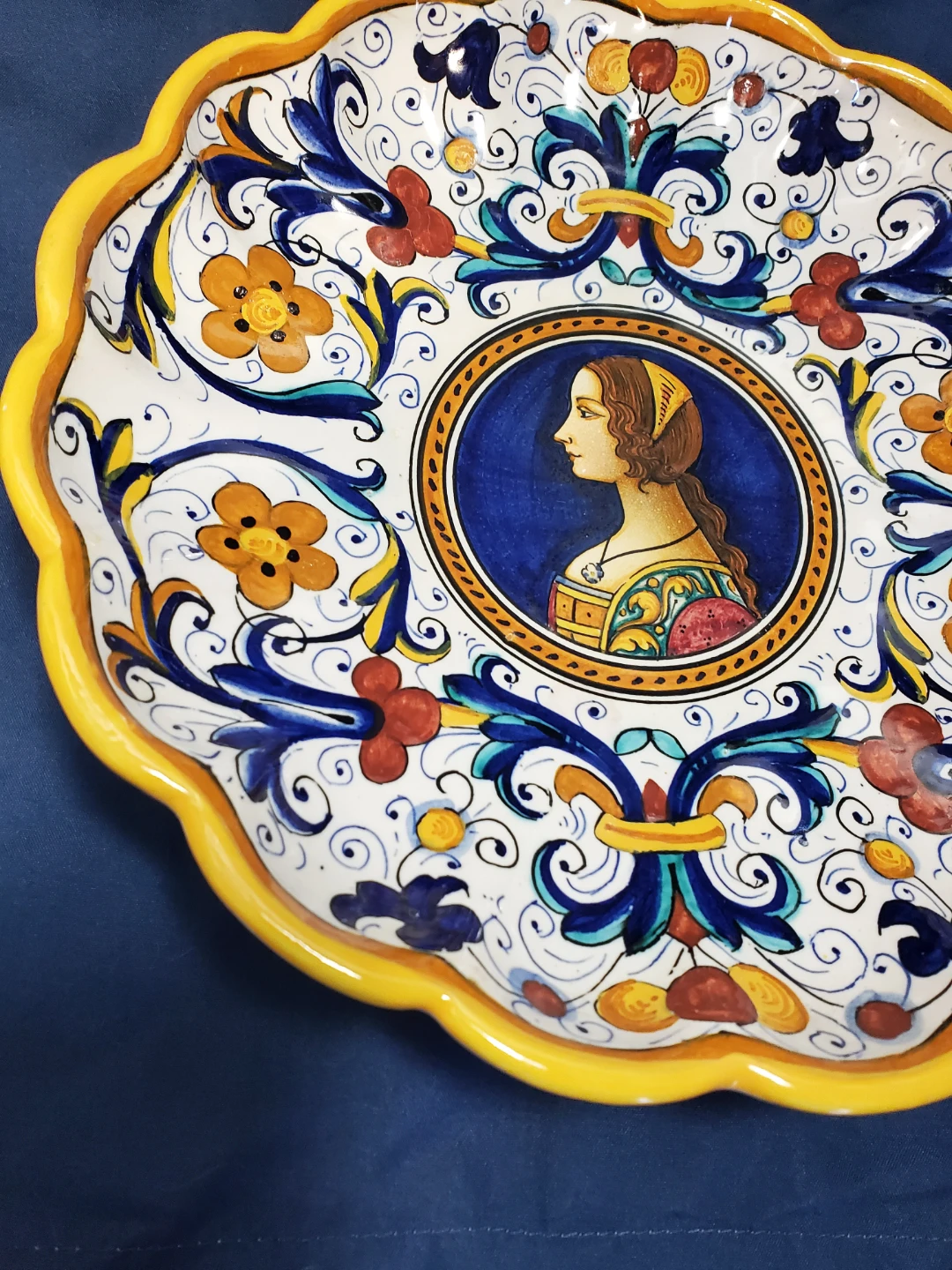 Antique ARS DERUTA Italy Wall Dish - Renaissance Bella Donna - photo 2