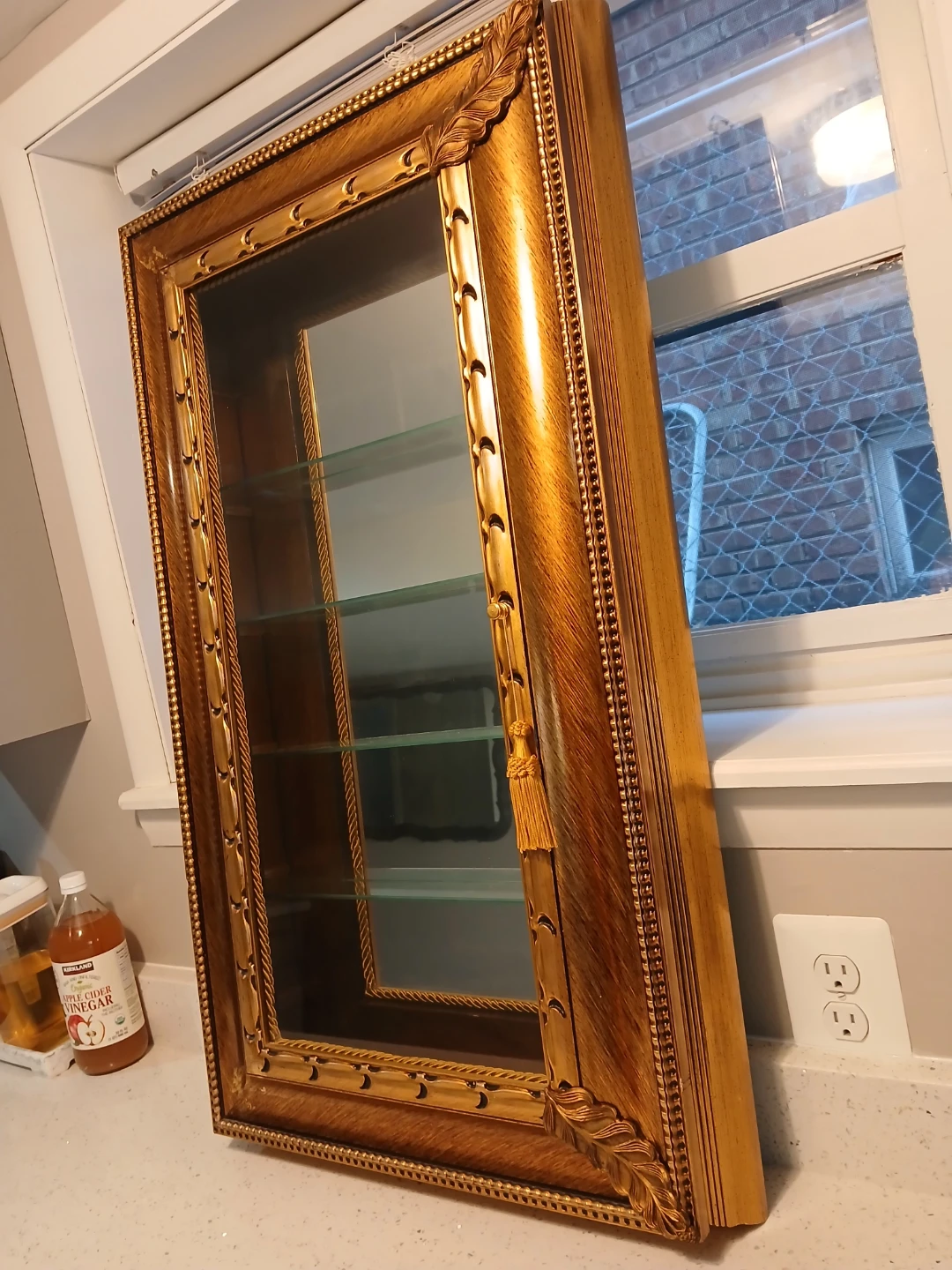 Vitrine Mirrored Vintage Wall-Mount Display - photo 5