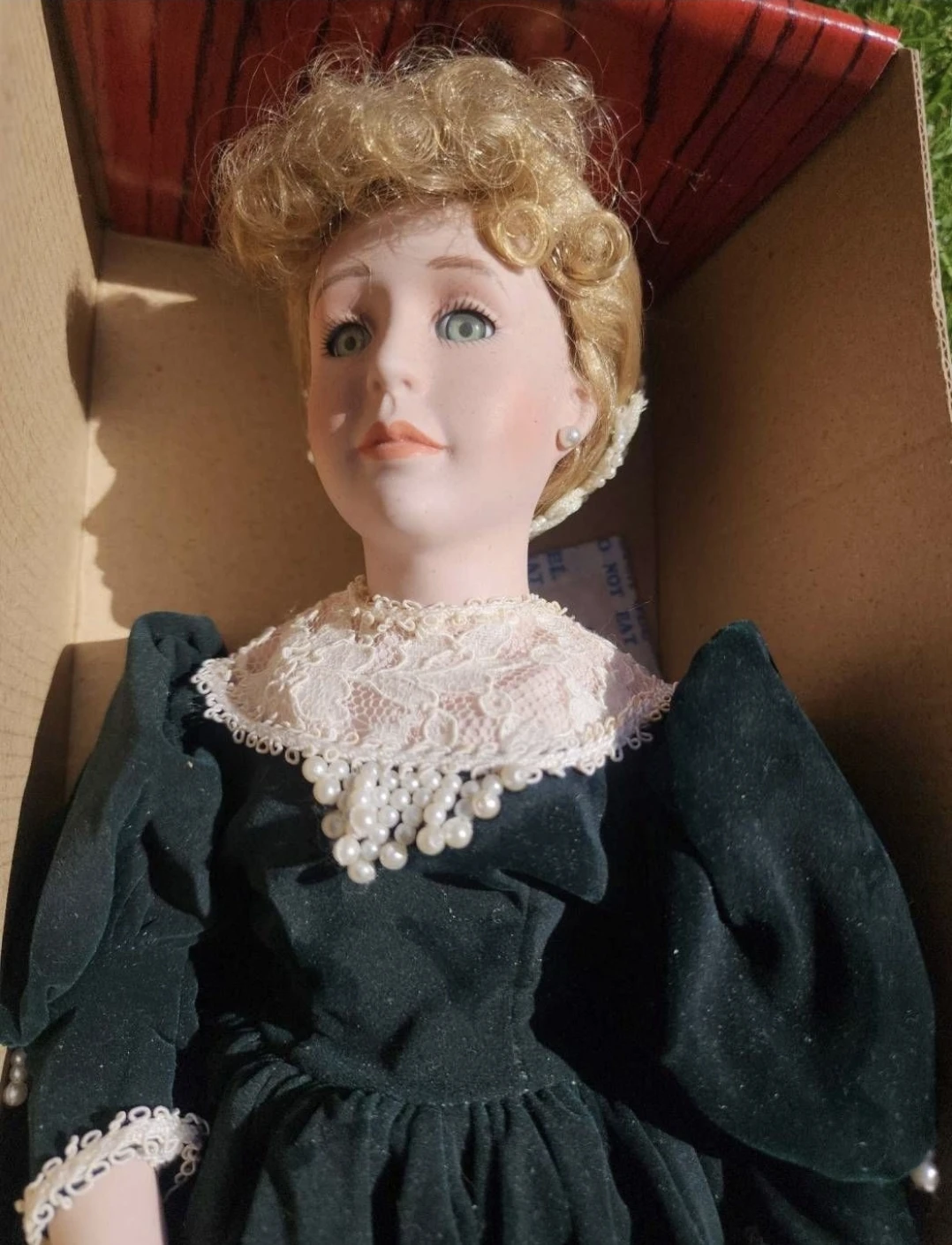 CHSN Artisan Collection Figurines - 2 Dolls - photo 4