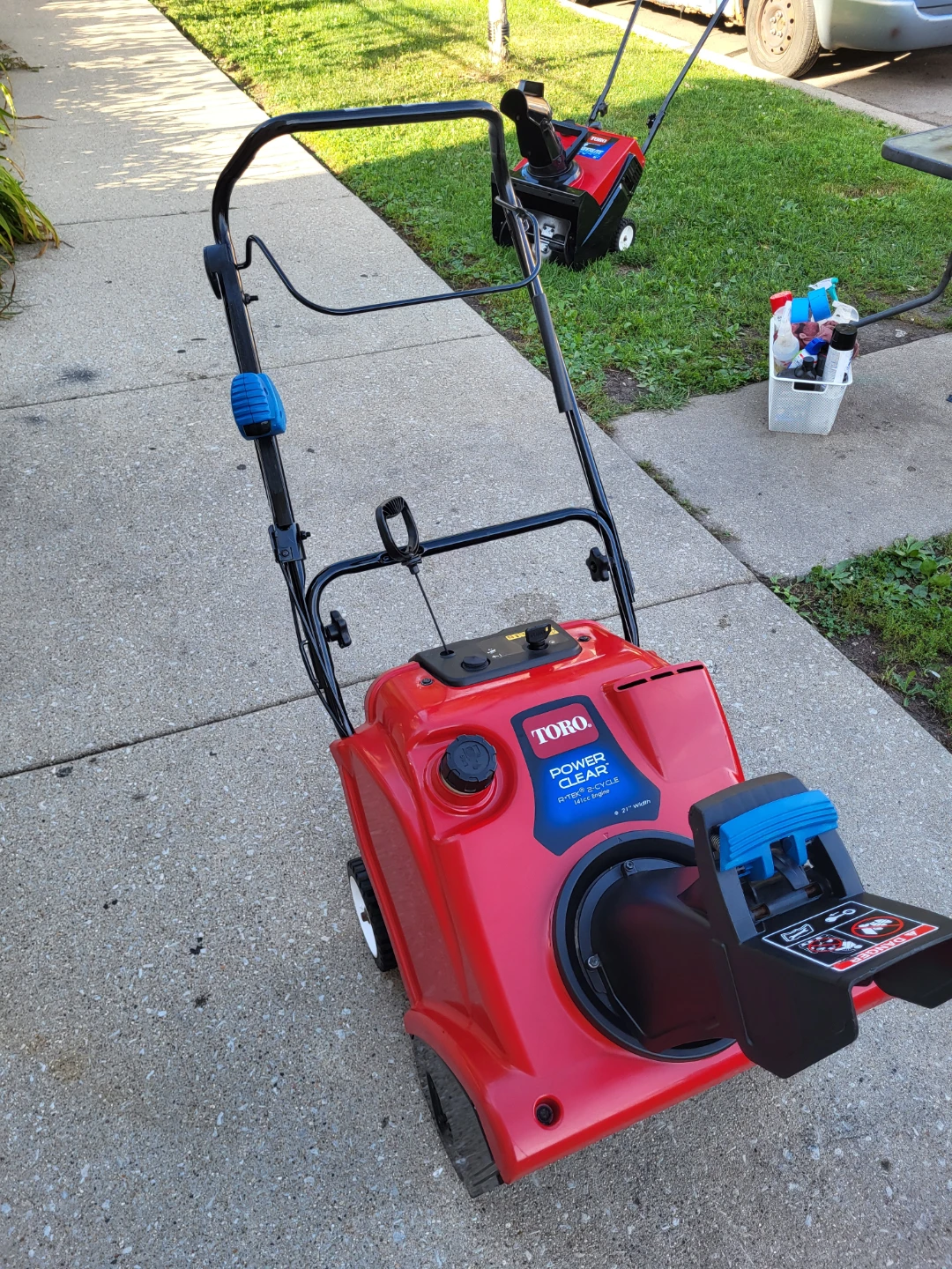Toro Power Clear 21in Snow Blower - photo 3