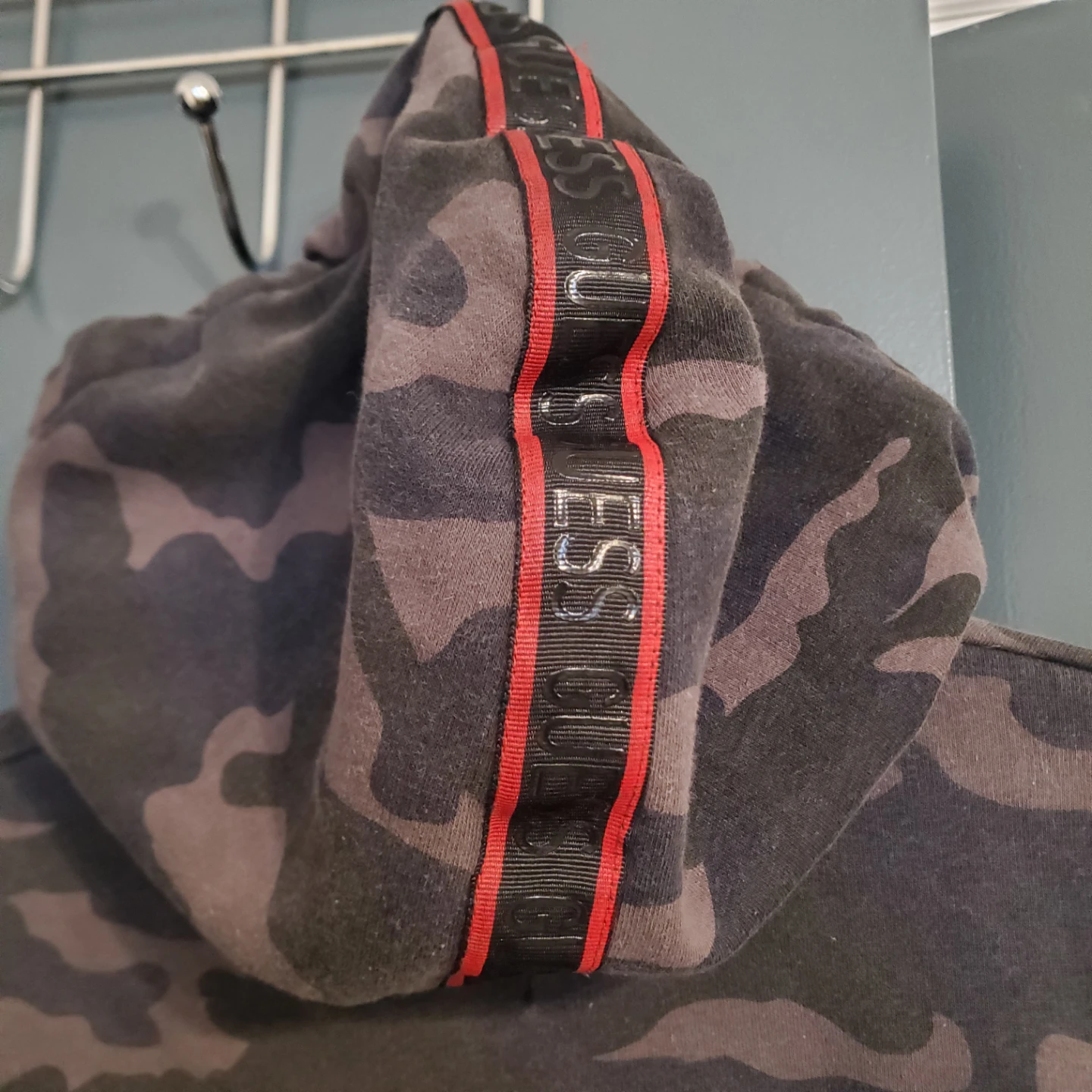 GUESS Camo Hoodie - photo 4
