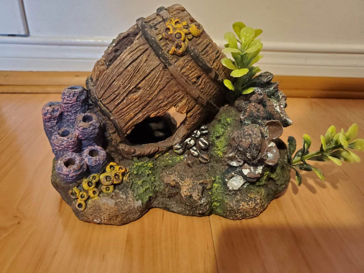 Aquarium Barrel Ornament
