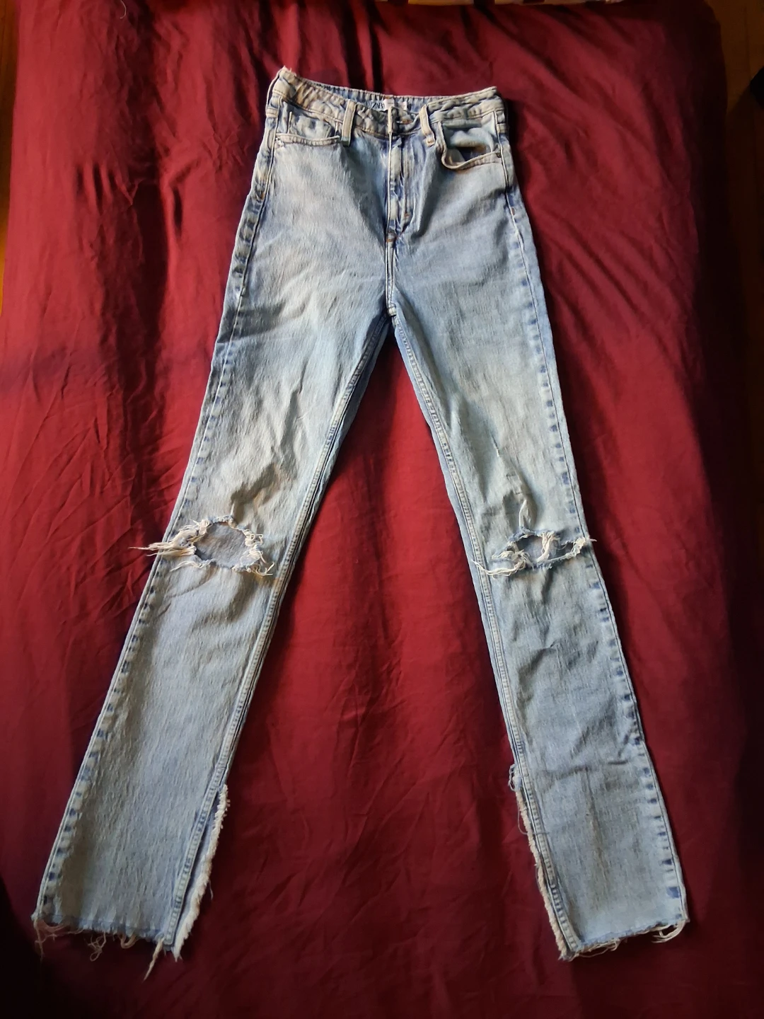 Zara Light Wash Distressed Jeans