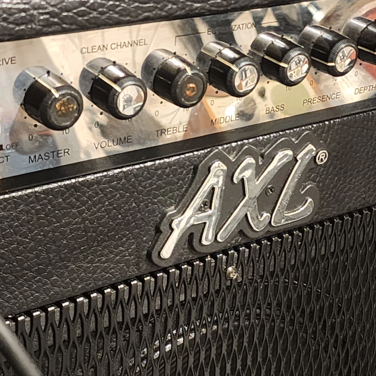 AXL Guitar Amplifier - photo 2