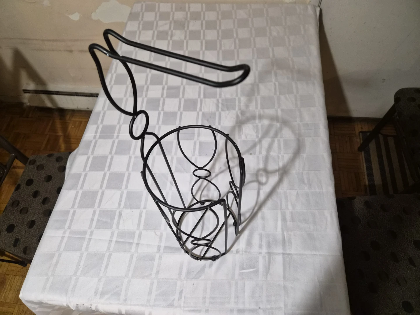 Toilet paper holder