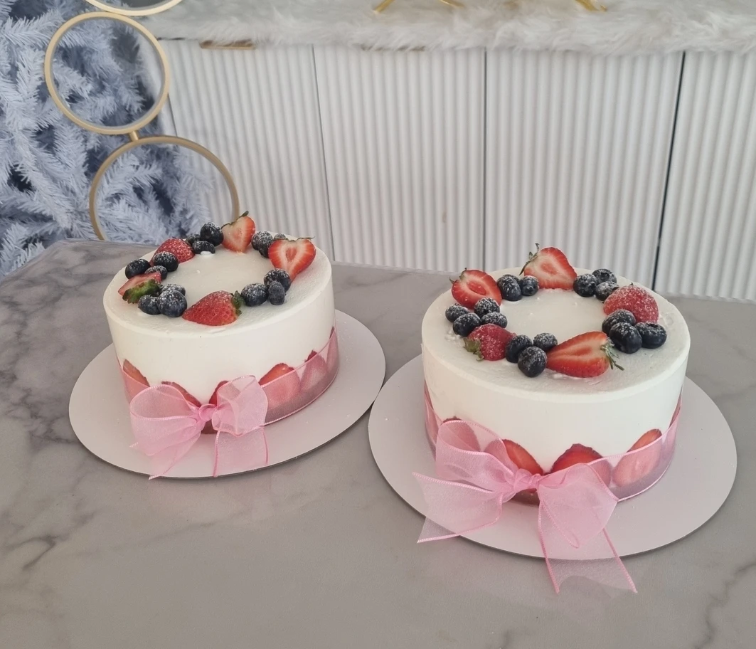 Fresh Blueberry & Strawberry Whipped Cream Cake - photo 3