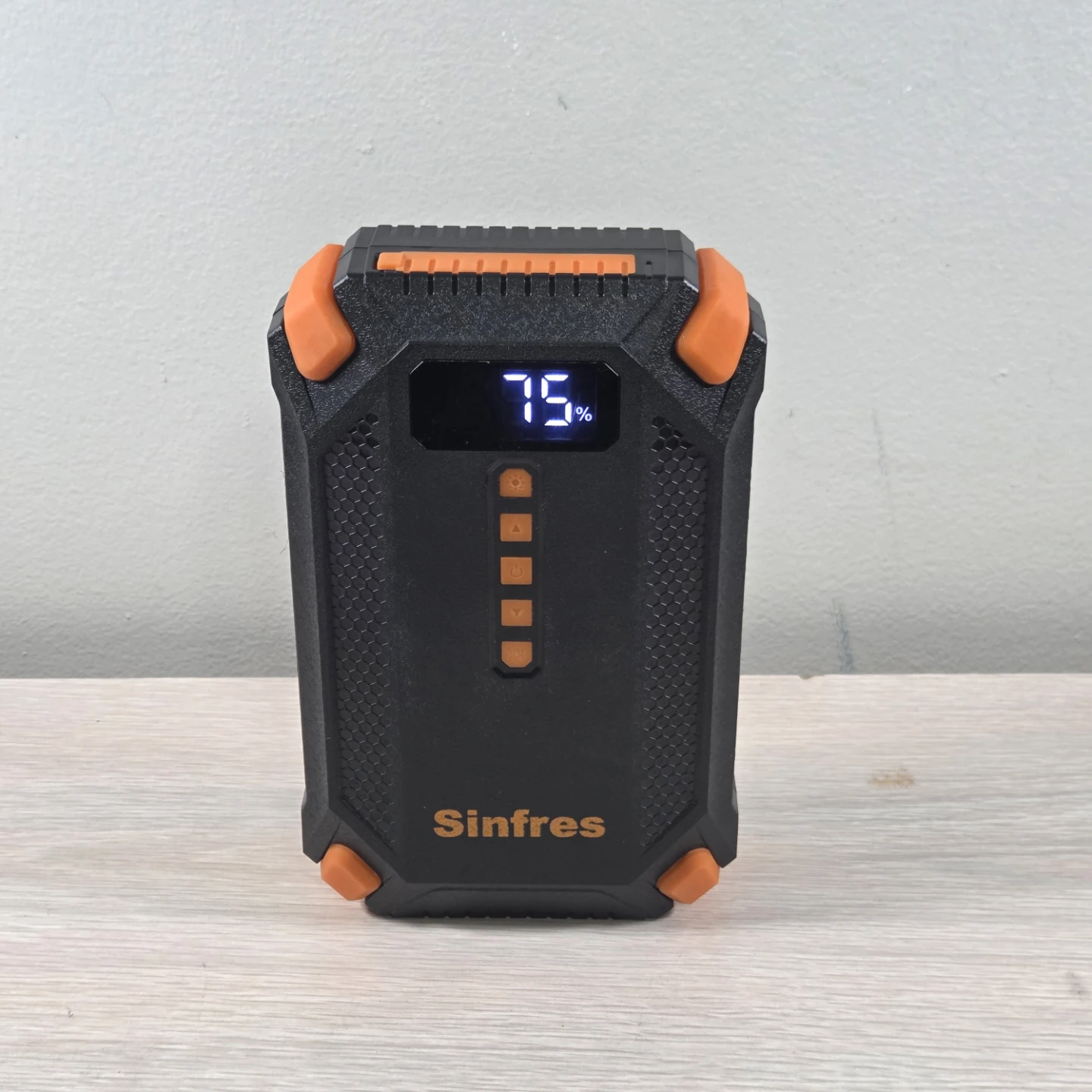Sinfres Portable Jump Starter and Air Compressor - photo 4