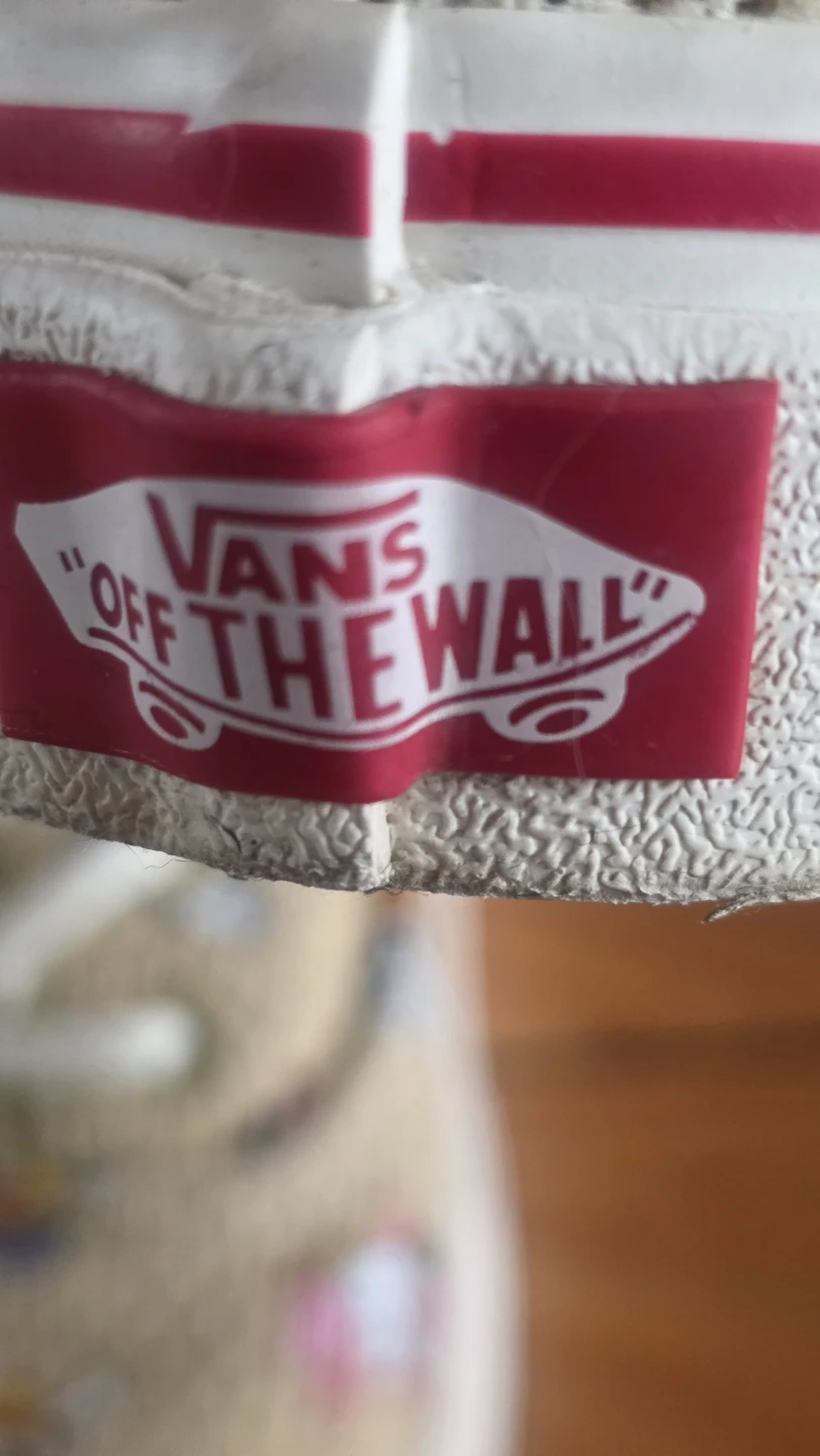 Vans x One Piece Sneakers – Limited Edition – Size 7.5 - photo 2