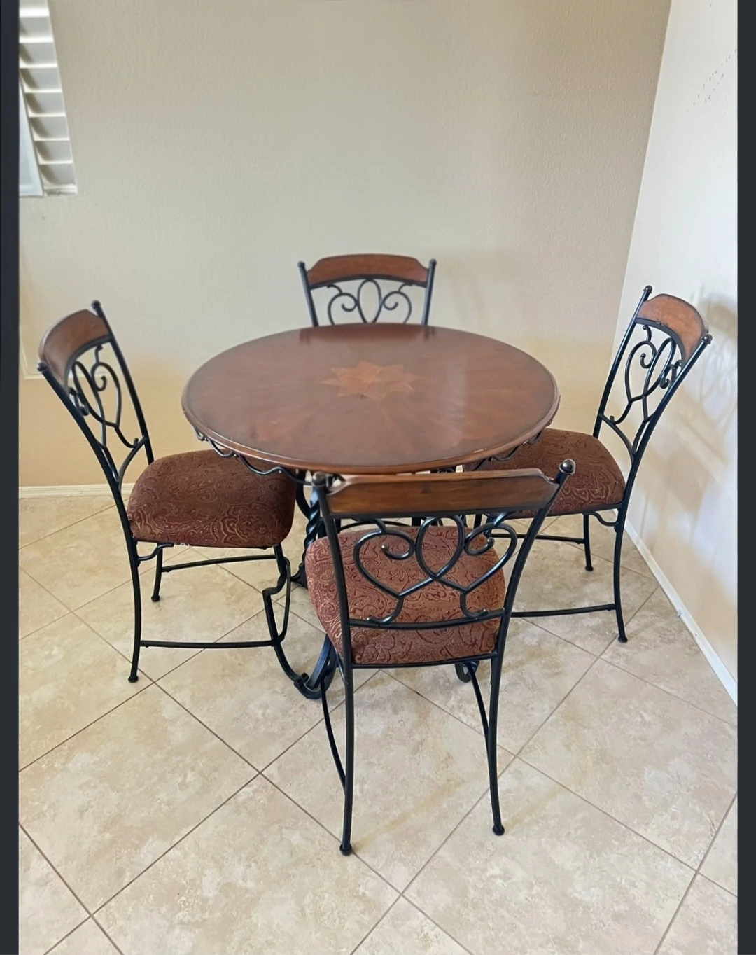 Ashley Furniture Na Kitchen Set - photo 3
