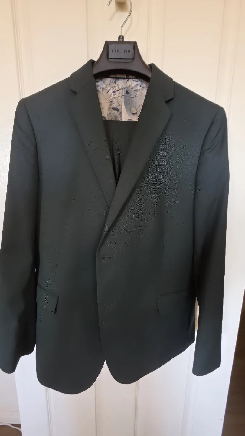 Tip top  Slim Fit suit Size 44 Short