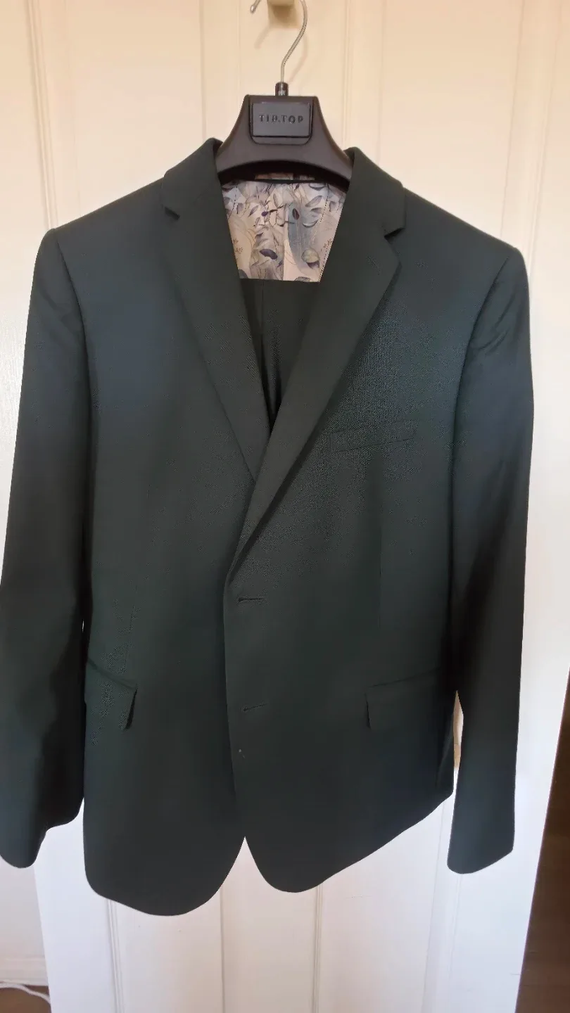 Tip top  Slim Fit suit Size 44 Short
