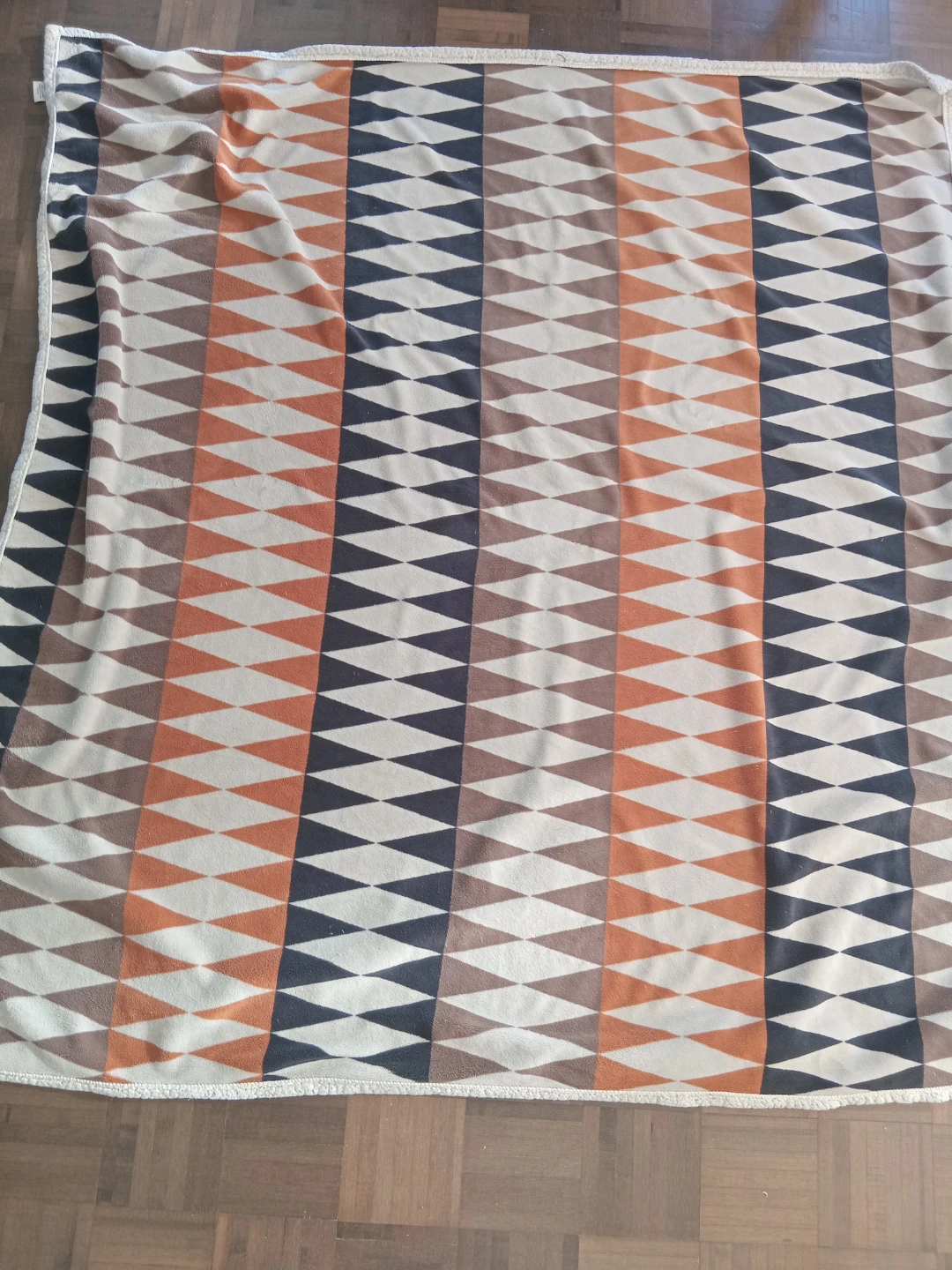 Geometric Pattern Sherpa Throw Blanket