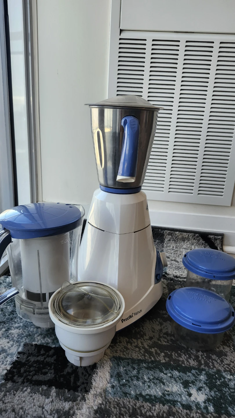 Preethi Platinum Mixer Grinder - photo 3