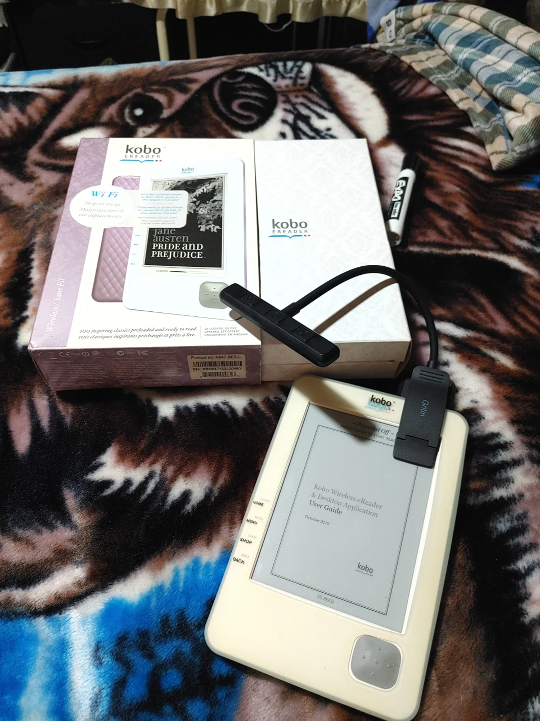 Kobo Wireless eReader with Box and Clip Light