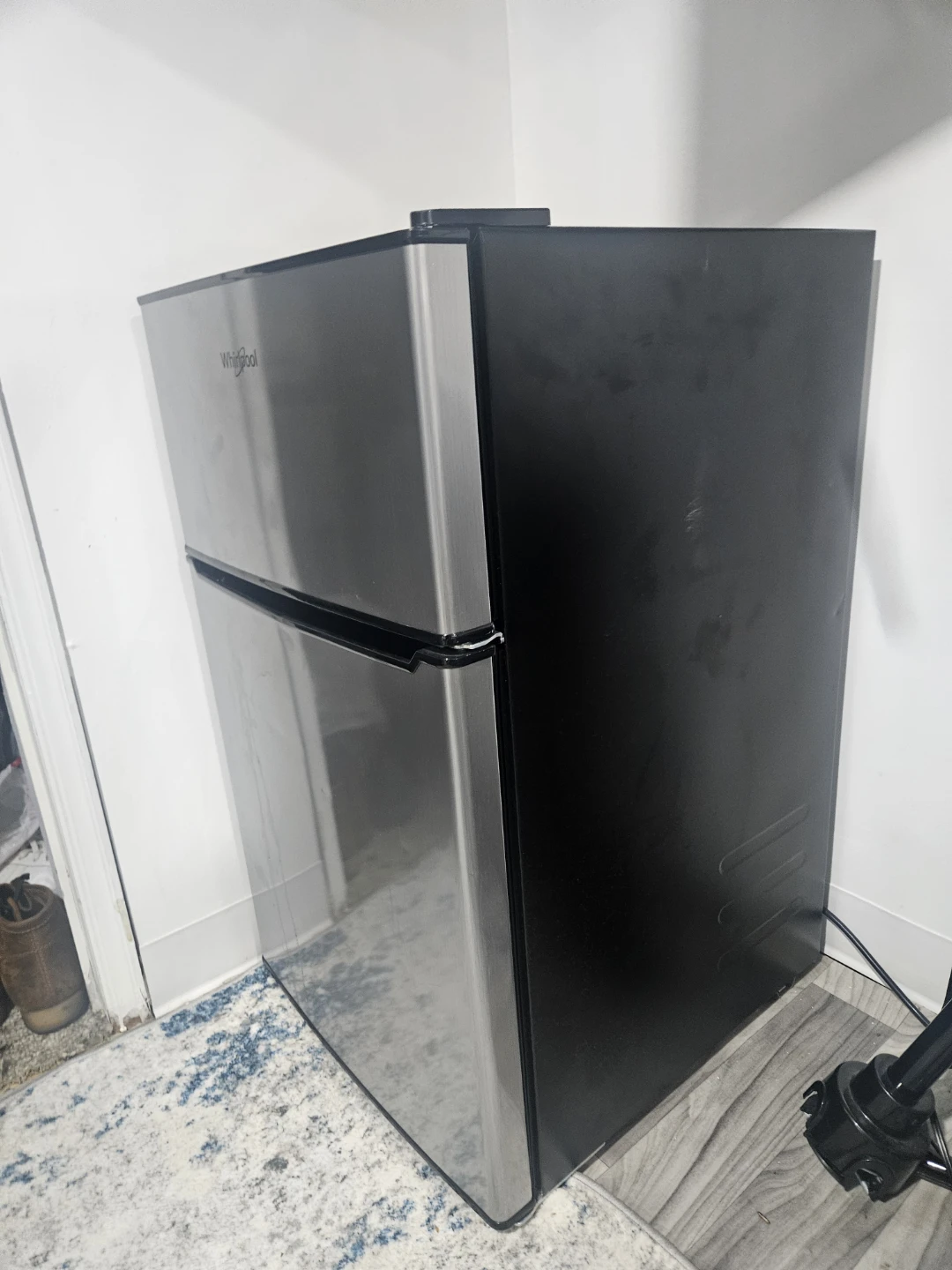 Whirlpool Compact Refrigerator - photo 5