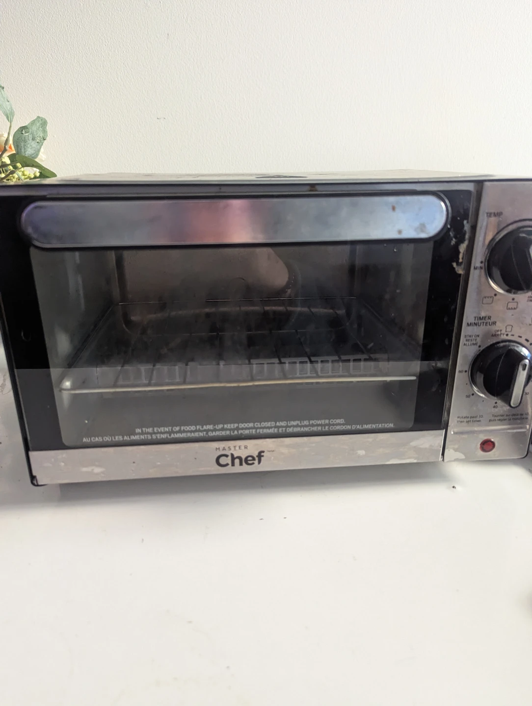 Small toaster oven