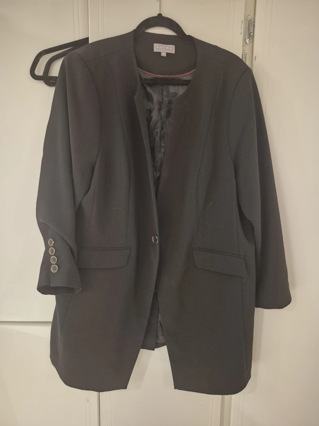 Laura Plus Black Blazer Size 18