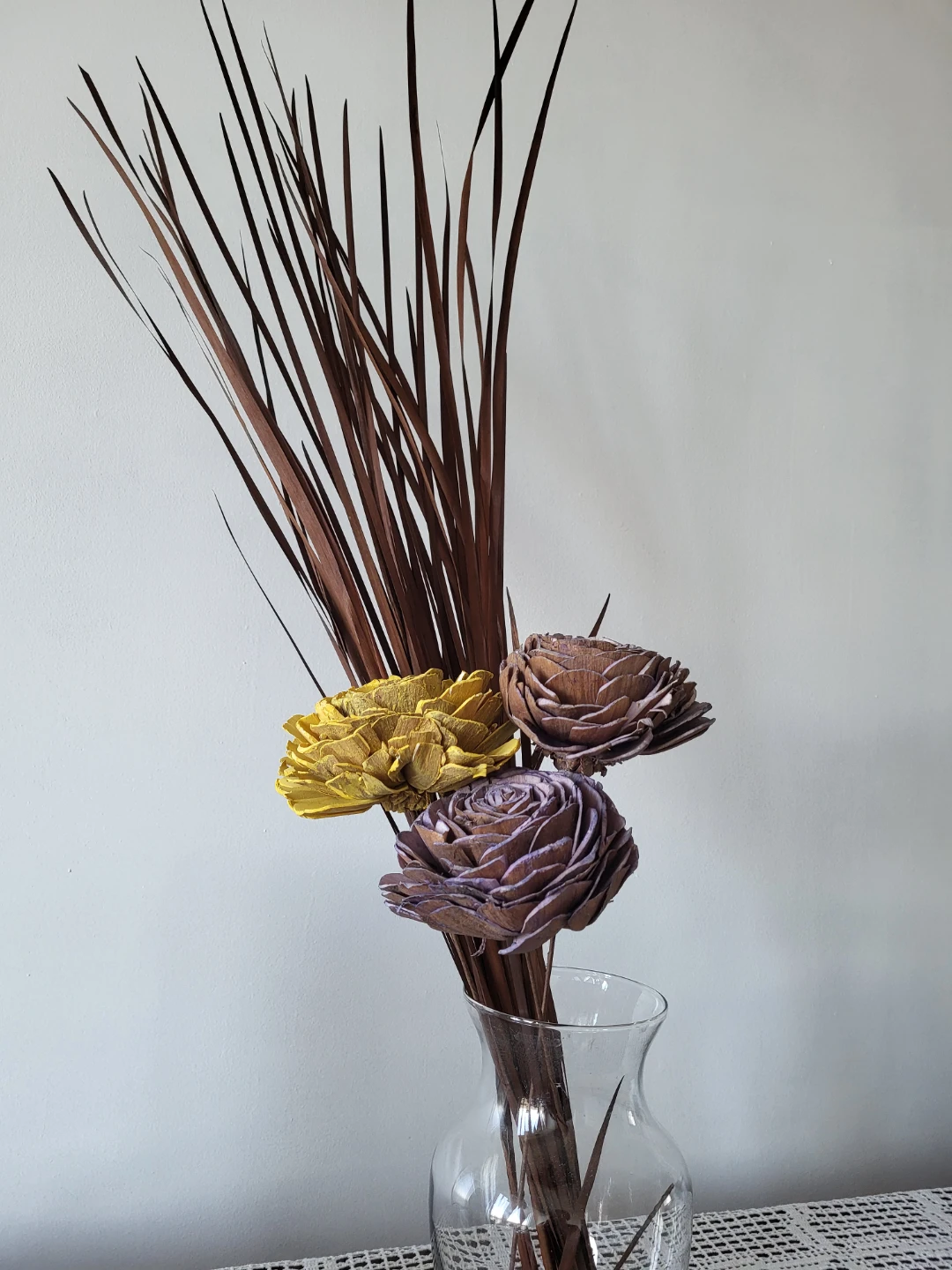 Decorative Glass Vase with Dried Floral Arrangement