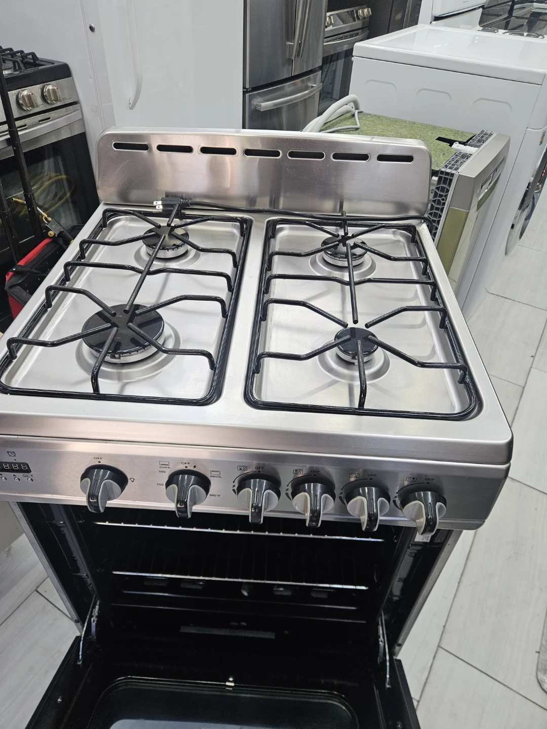 Avanti GR2416CSS 24-inch Gas Range