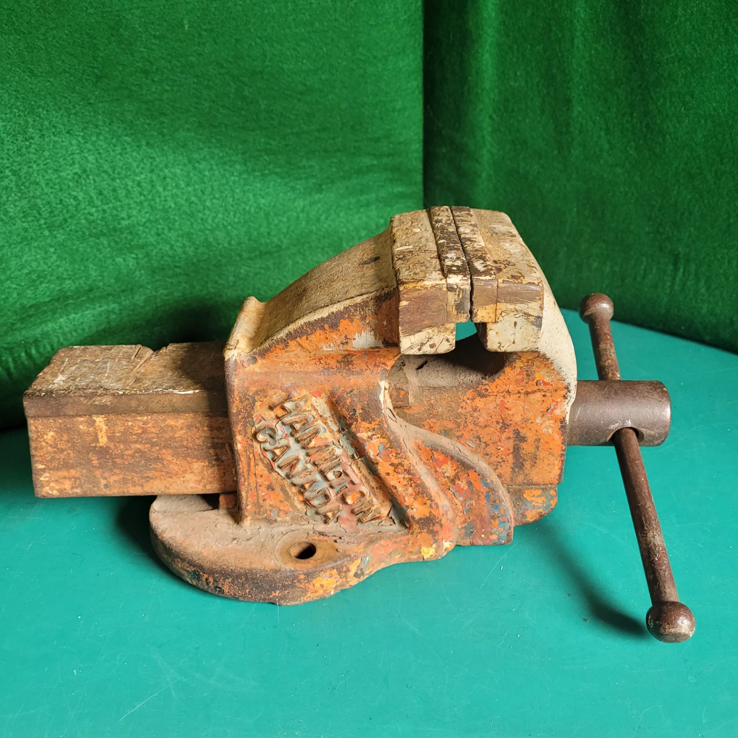 Vintage Hamilton Canada Rae Model 40 Bench Vise