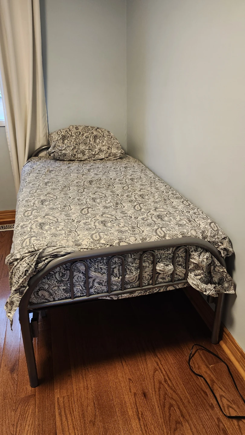 Single Foldable Metal Bed Frame and mattress