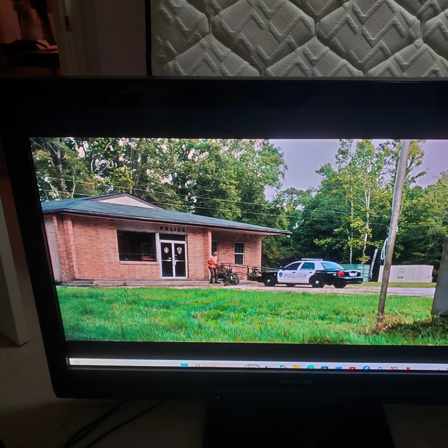 Panasonic 50-inch High Definition Plasma Television - photo 3