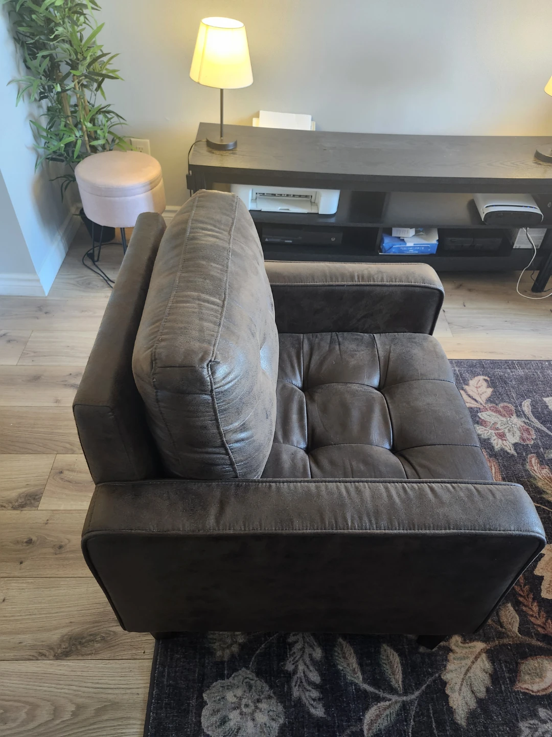 Set of two brown faux leather accent chairs - photo 2