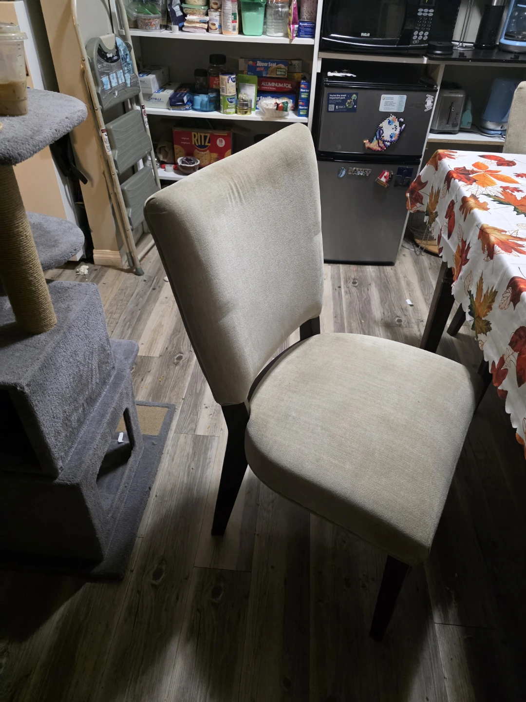 Table with chairs - photo 2