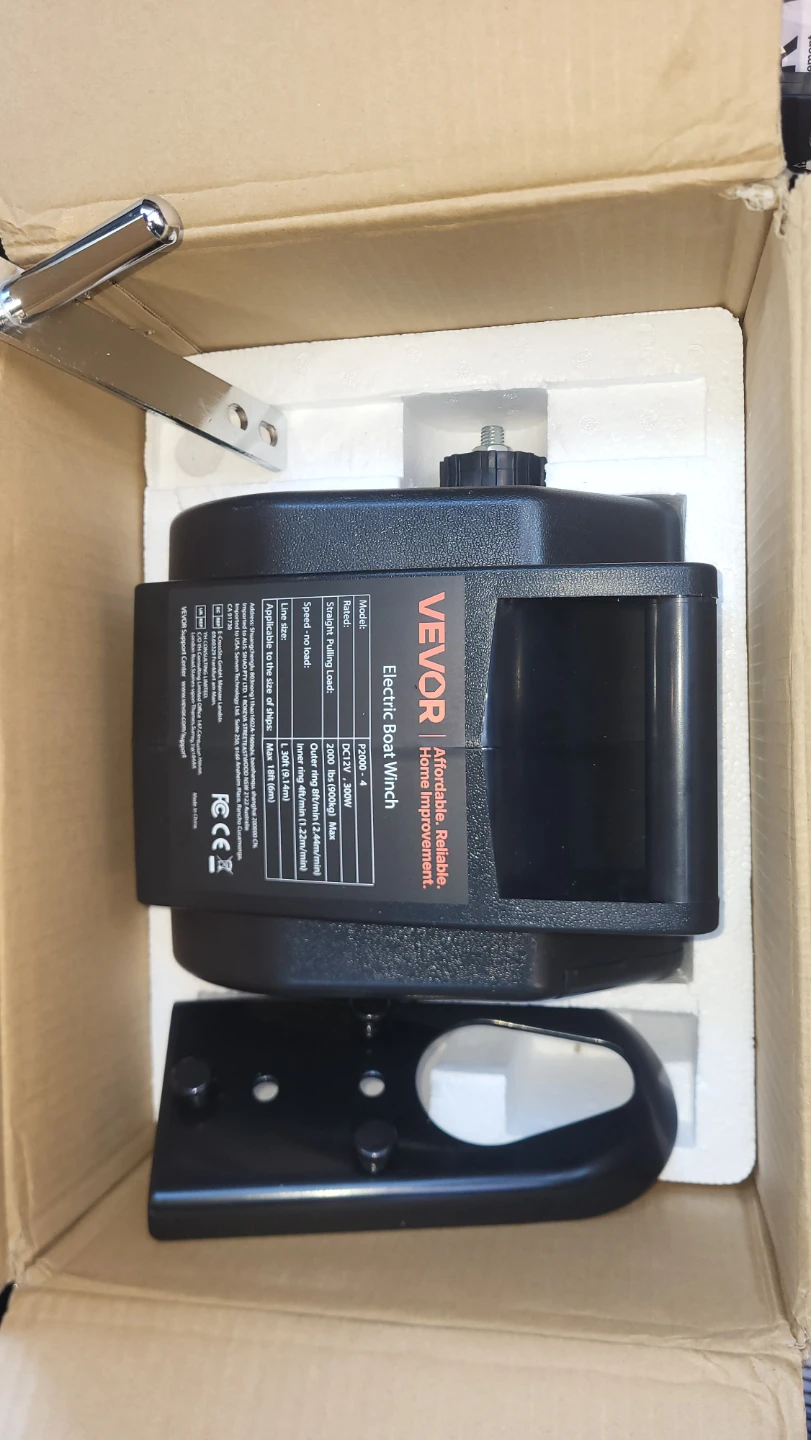 VEVOR Electric Boat Winch P2000-4