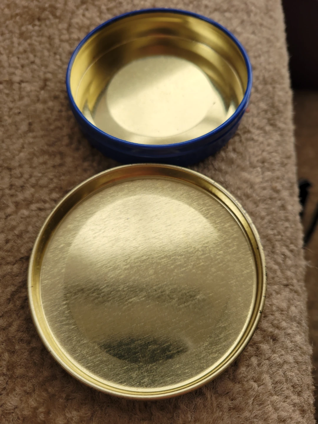 Tweedledee and Tweedledum Vintage Metal Tin - photo 3