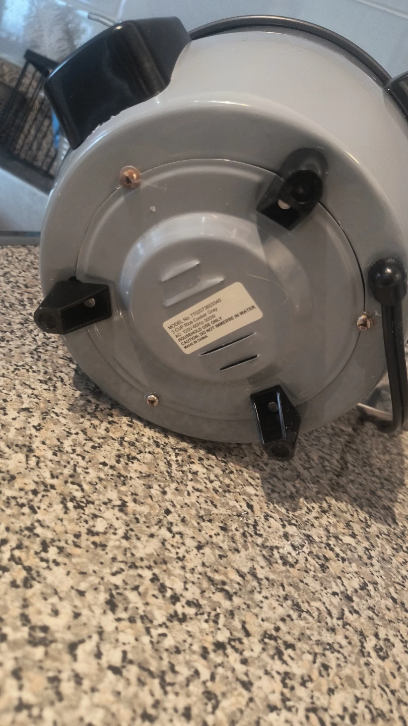 Imusa 3 Cup Rice Cooker - photo 4