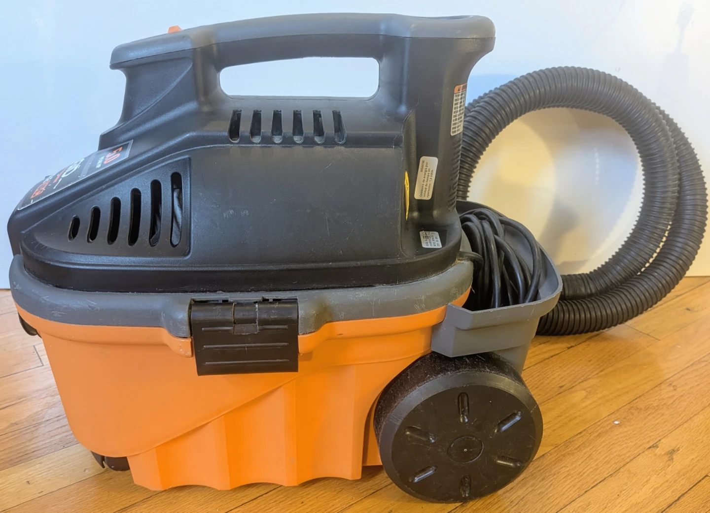 RIDGID 4-Gal 5.0 HP Portable Shop Vac - photo 5