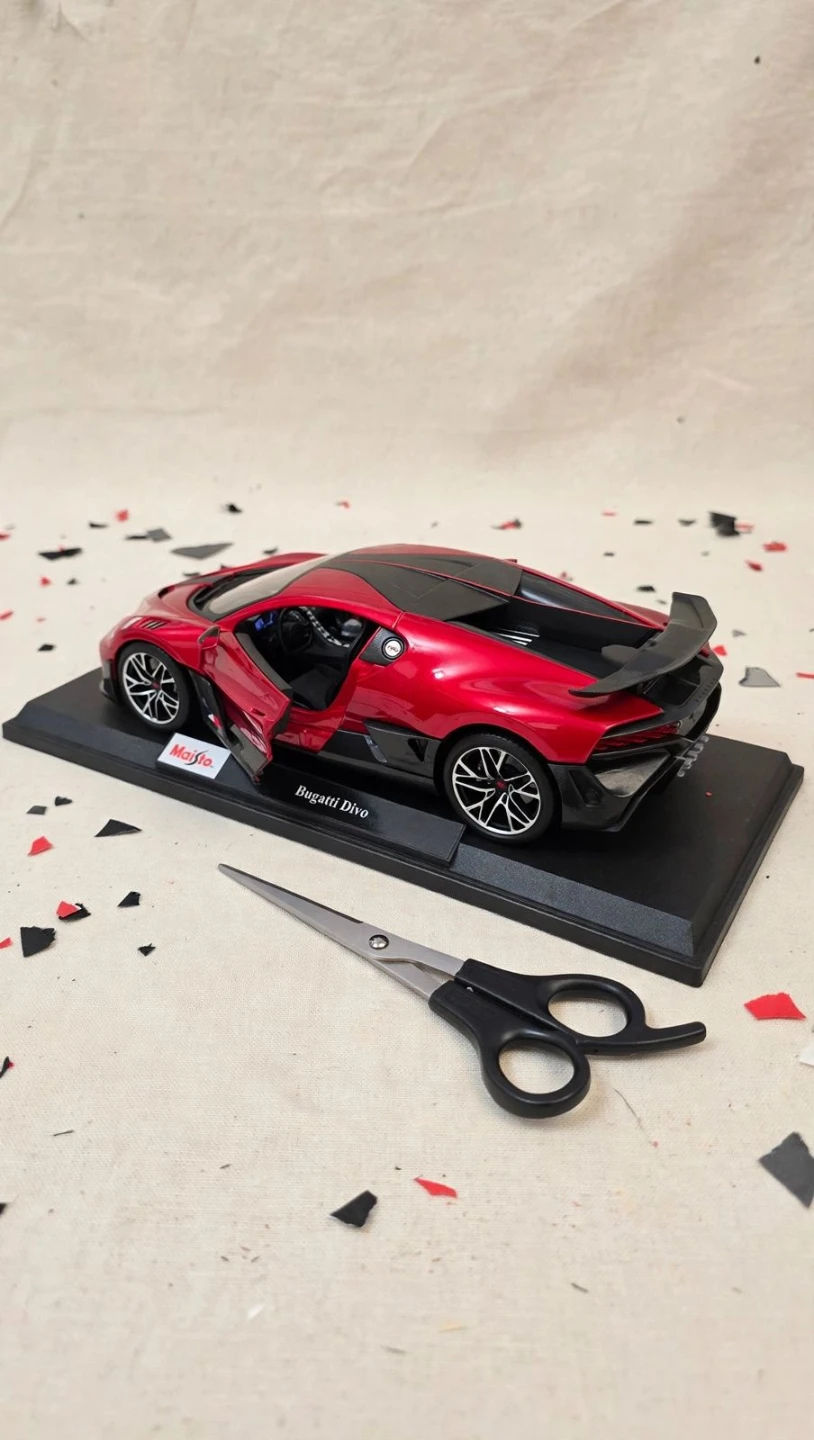 Maisto Bugatti Divo Special Edition 1:18 Scale Diecast - photo 2