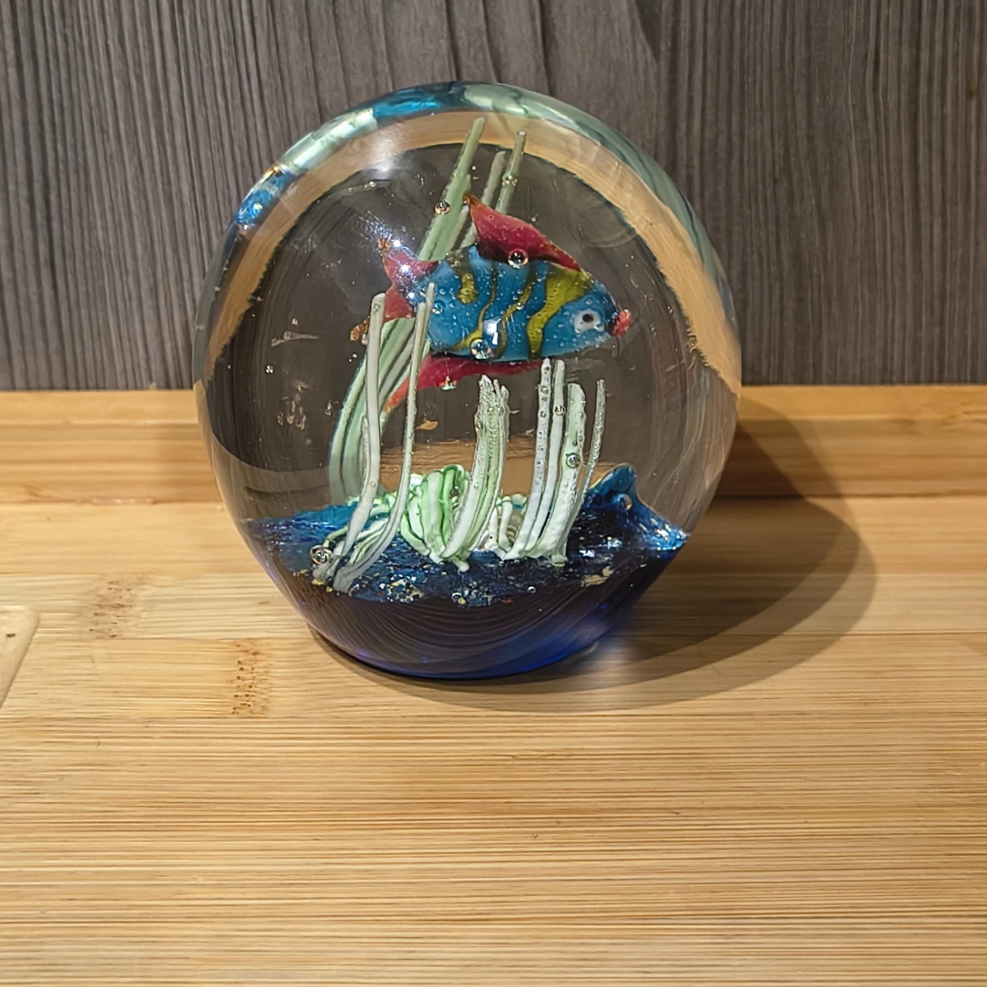 Vintage Murano-style art glass aquarium paperweight - photo 4