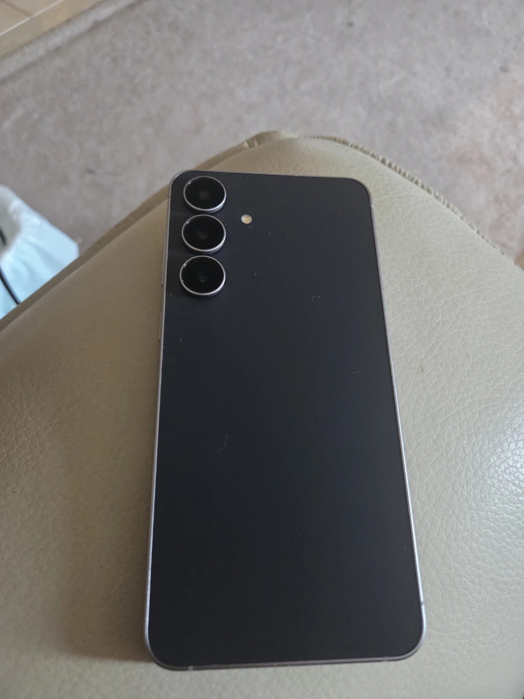Selling my Samsung Galaxy S25 FE unlocked - photo 2