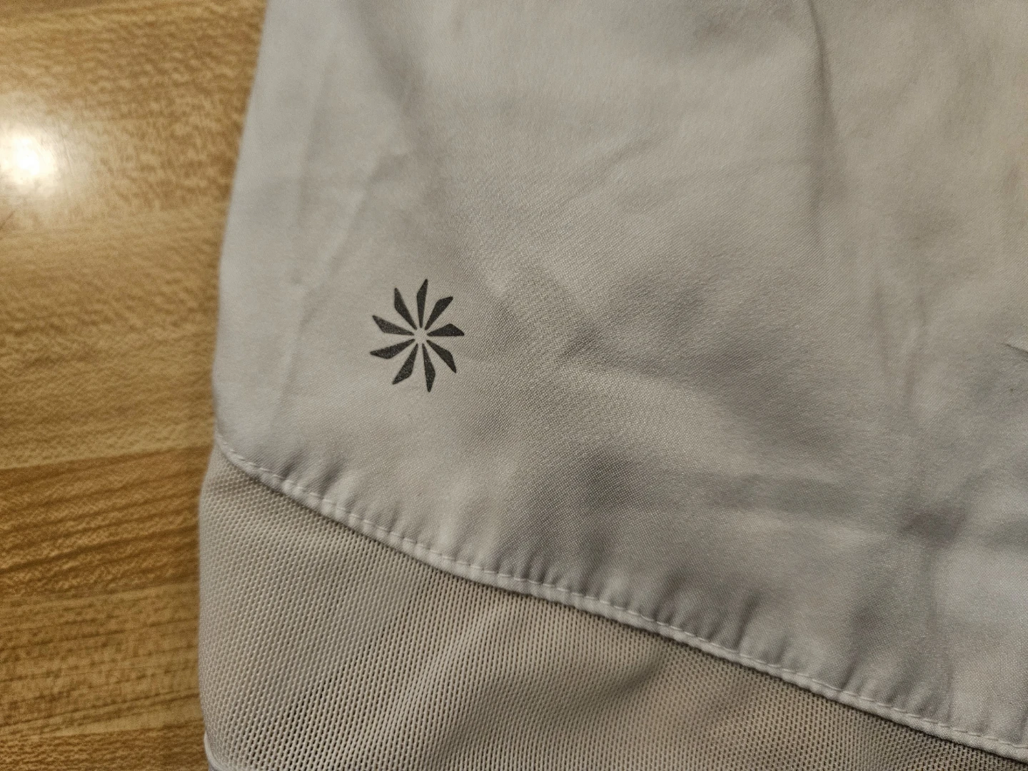 Athleta Mesh Racer Run Shorts - Medium - photo 3