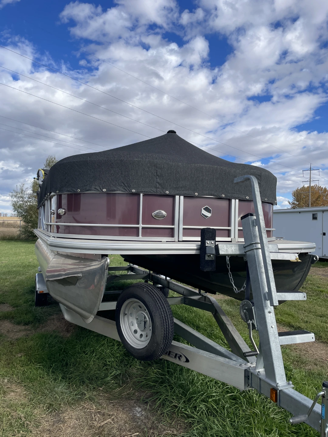 South Bay 2021 pontoon boat