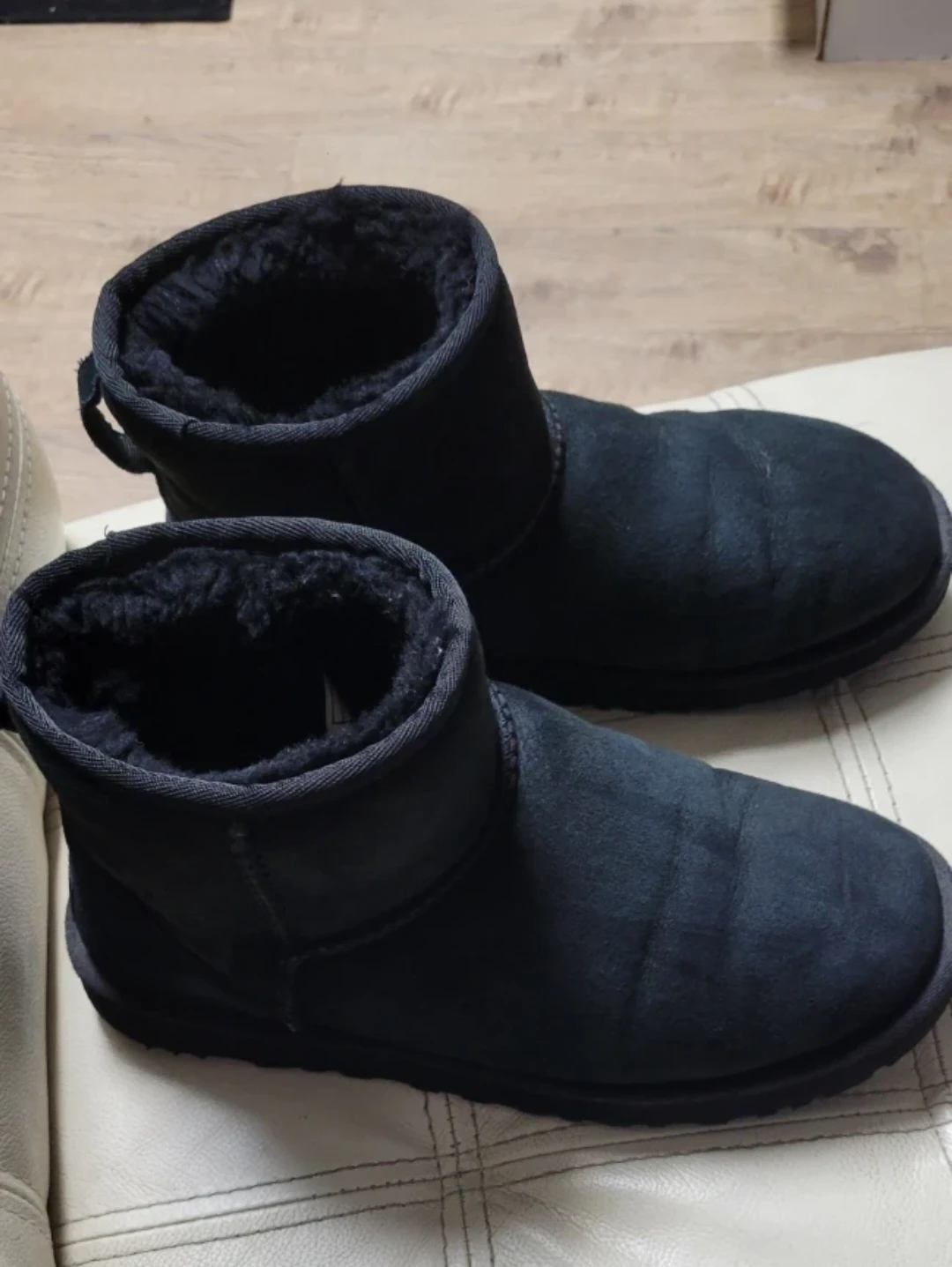 Black UGG Australia boots sz 8 - photo 4