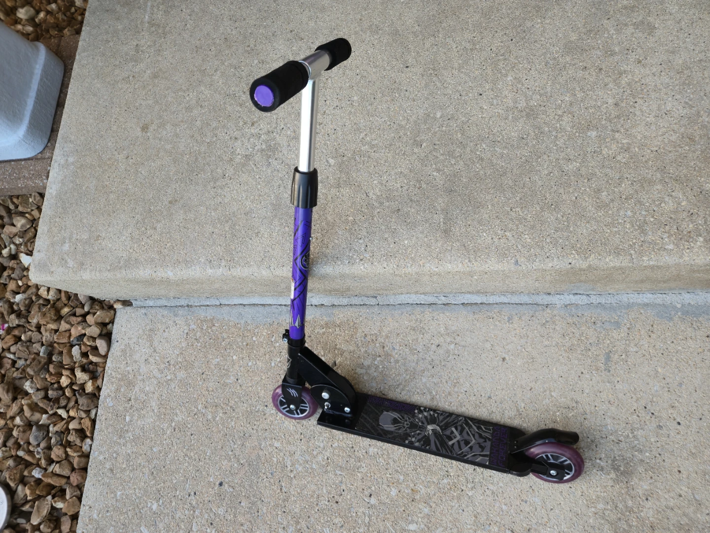 🛴 HUFFY MARVEL BLACK PANTHER FOLDING SCOOTER
