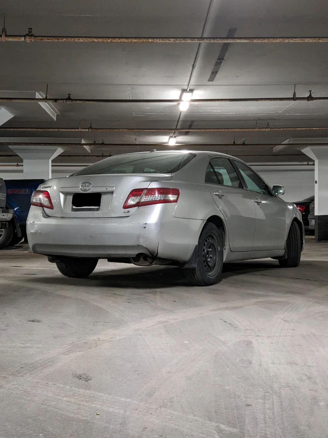 2010 Toyota Camry - photo 2